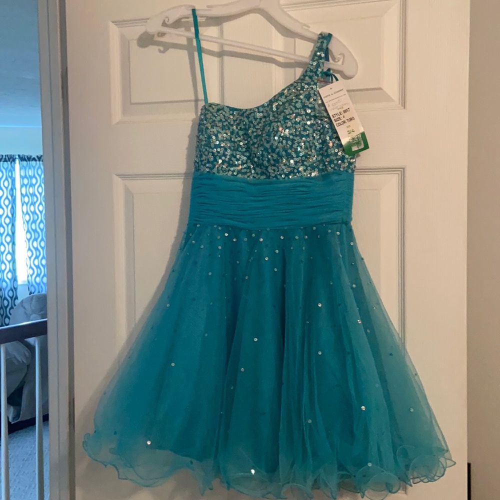 New Worn Beautiful Teal one shoulder Homecoming dress